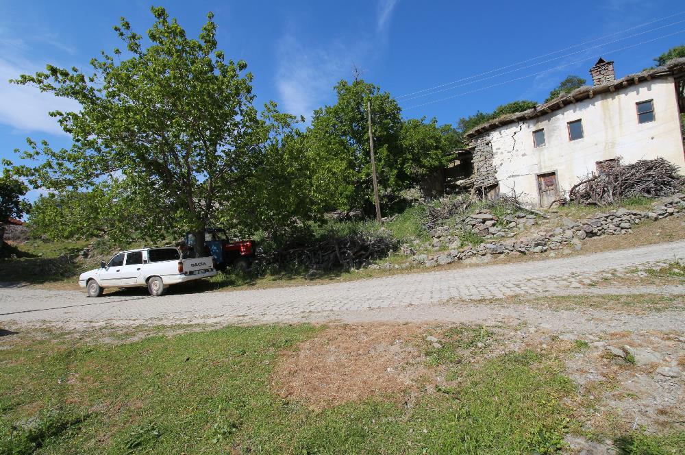 Burhaniye Kuyucak Köyünde Deniz Manzaralı Konut İmarlı Arsa