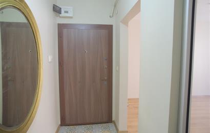 TÜLAY ÖZKÖK'TEN MODA YENİLENMİŞ ARA KAT KİRALIK DAİRE