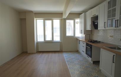 TÜLAY ÖZKÖK'TEN MODA YENİLENMİŞ ARA KAT KİRALIK DAİRE