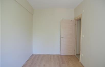 TÜLAY ÖZKÖK'TEN MODA YENİLENMİŞ ARA KAT KİRALIK DAİRE