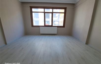 İdealtepe'de Metroya 5 Dk ,Geniş Cepheli Kiralık 3+1 Daire