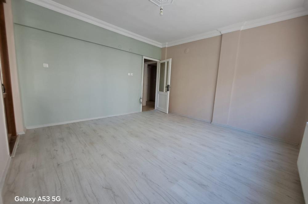 İdealtepe'de Metroya 5 Dk ,Geniş Cepheli Kiralık 3+1 Daire