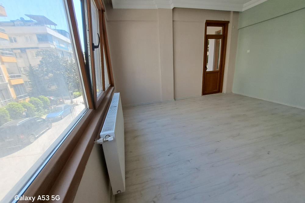 İdealtepe'de Metroya 5 Dk ,Geniş Cepheli Kiralık 3+1 Daire