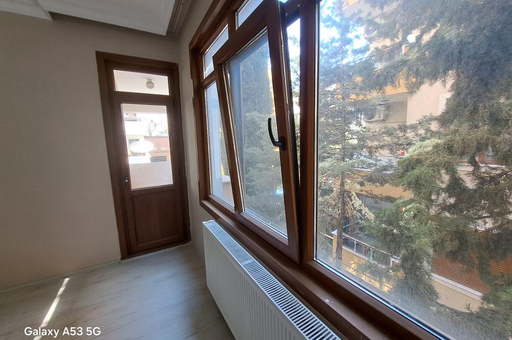 İdealtepe'de Metroya 5 Dk ,Geniş Cepheli Kiralık 3+1 Daire