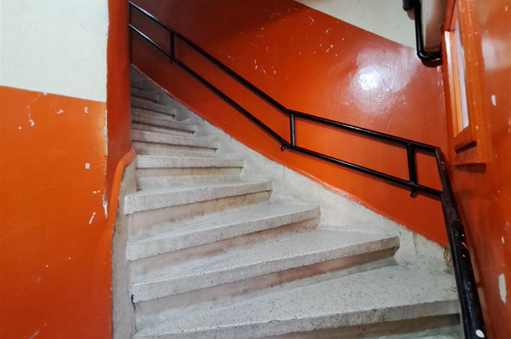 İdealtepe'de Metroya 5 Dk ,Geniş Cepheli Kiralık 3+1 Daire