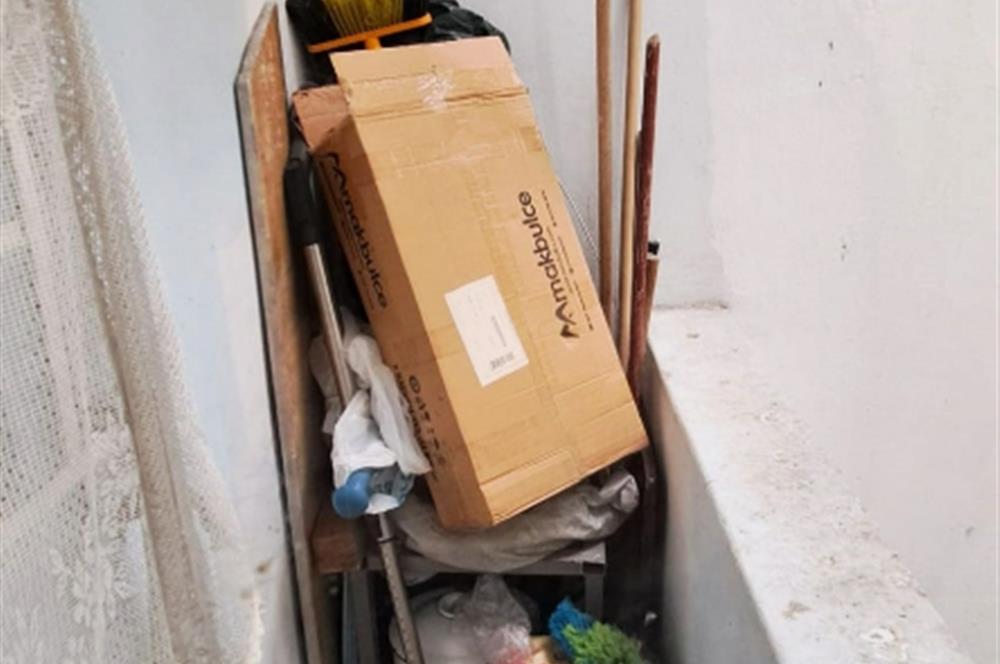 Üsküdar'da Merkezi Konumda, Cadde Üstü , Krediye Uygun Satılık!