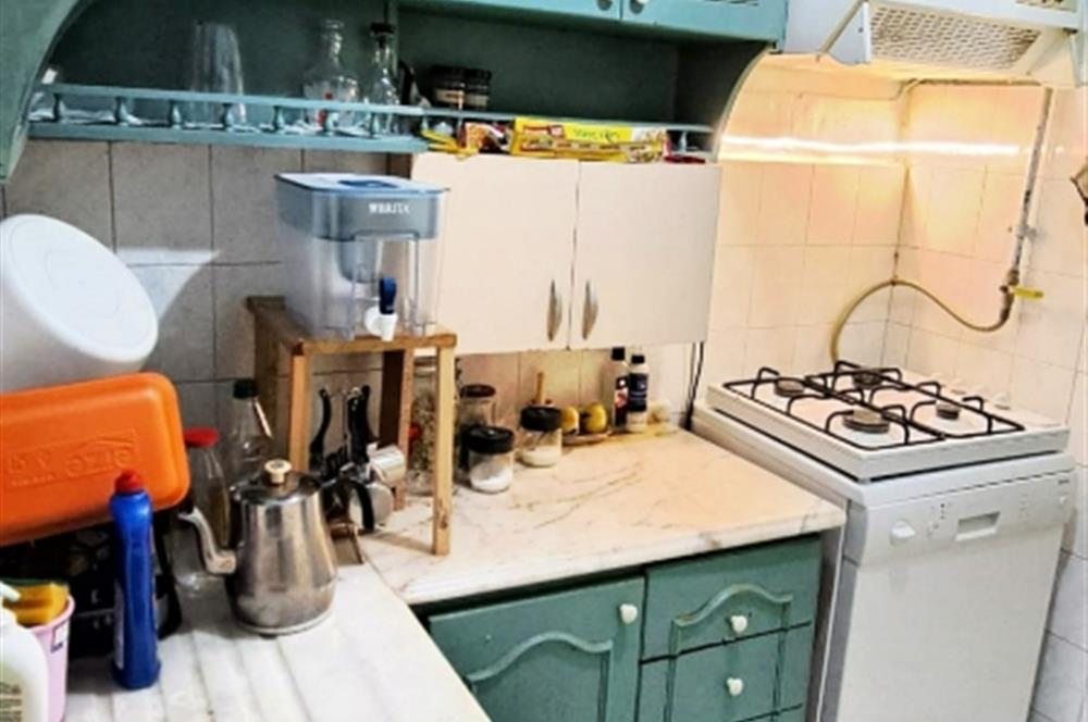 Üsküdar'da Merkezi Konumda, Cadde Üstü , Krediye Uygun Satılık!