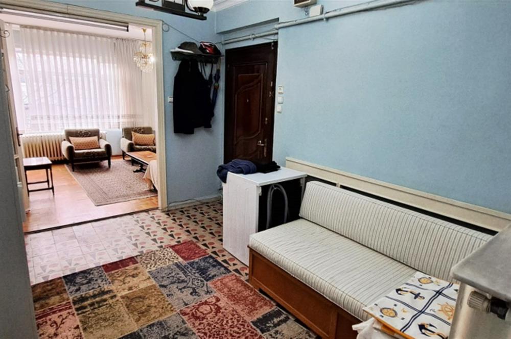 Üsküdar'da Merkezi Konumda, Cadde Üstü , Krediye Uygun Satılık!