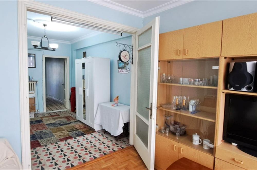 Üsküdar'da Merkezi Konumda, Cadde Üstü , Krediye Uygun Satılık!