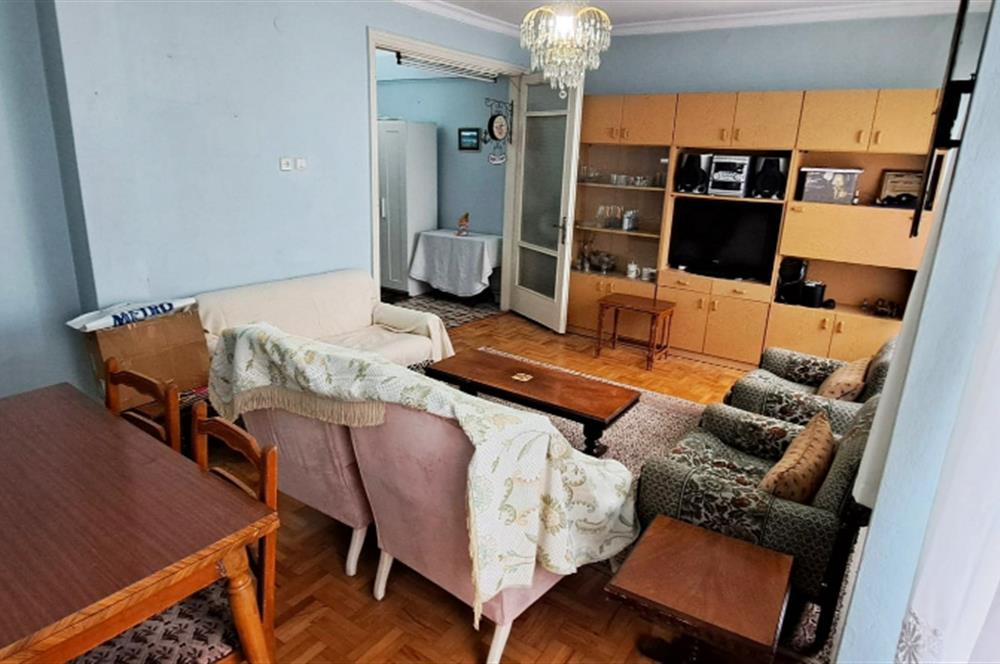Üsküdar'da Merkezi Konumda, Cadde Üstü , Krediye Uygun Satılık!