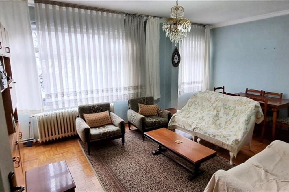Üsküdar'da Merkezi Konumda, Cadde Üstü , Krediye Uygun Satılık!