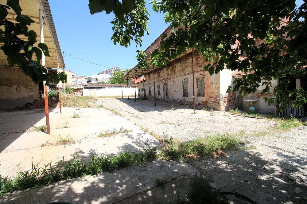C21 MY MADRADAN EDREMİT'TE 3.900 M2 ARSA VE FABRİKA BİNASI