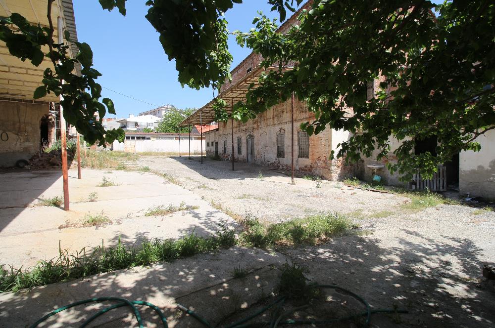 C21 MY MADRADAN EDREMİT'TE 3.900 M2 ARSA VE FABRİKA BİNASI