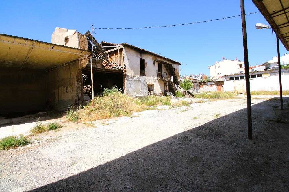 C21 MY MADRADAN EDREMİT'TE 3.900 M2 ARSA VE FABRİKA BİNASI