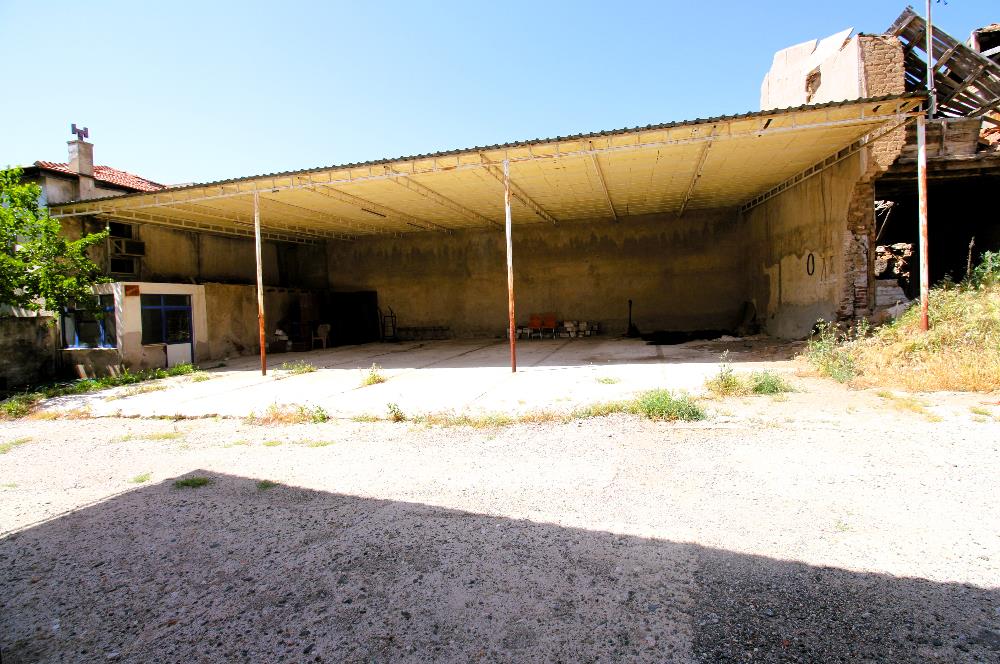 C21 MY MADRADAN EDREMİT'TE 3.900 M2 ARSA VE FABRİKA BİNASI