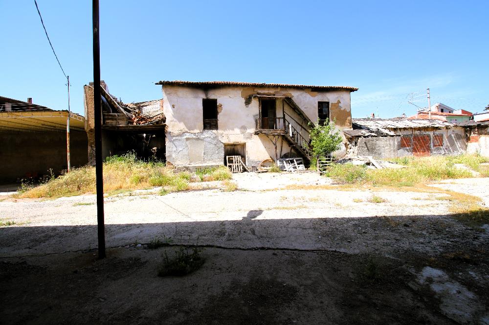 C21 MY MADRADAN EDREMİT'TE 3.900 M2 ARSA VE FABRİKA BİNASI