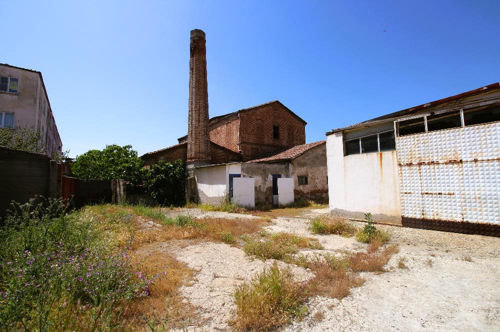 C21 MY MADRADAN EDREMİT'TE 3.900 M2 ARSA VE FABRİKA BİNASI