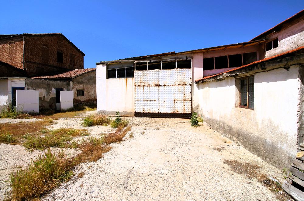 C21 MY MADRADAN EDREMİT'TE 3.900 M2 ARSA VE FABRİKA BİNASI