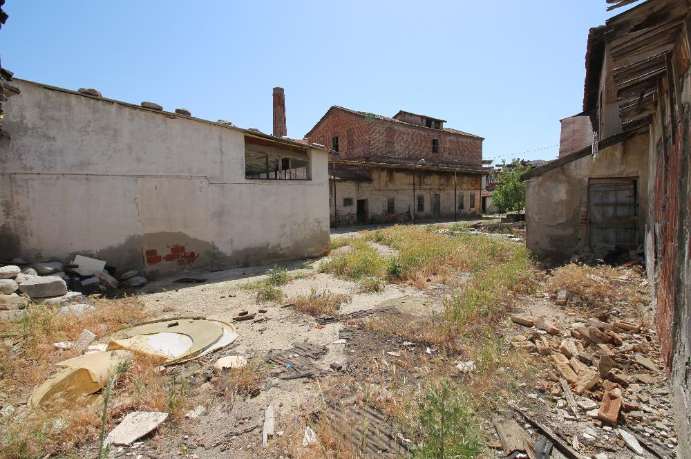 C21 MY MADRADAN EDREMİT'TE 3.900 M2 ARSA VE FABRİKA BİNASI