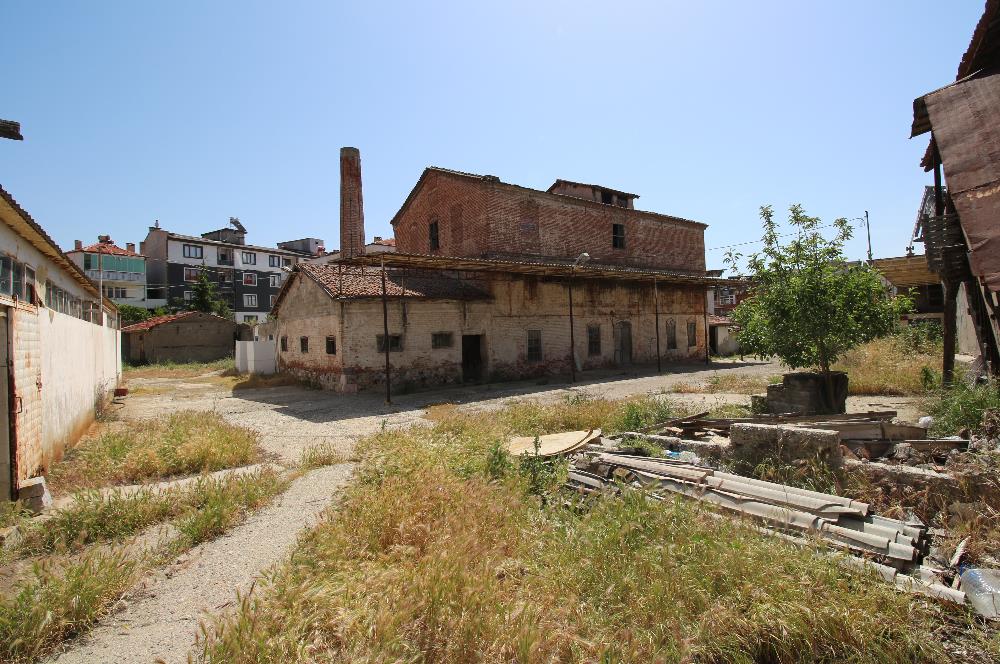 C21 MY MADRADAN EDREMİT'TE 3.900 M2 ARSA VE FABRİKA BİNASI