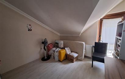 İZMİT MERKEZ DE KİRALIK FULL EŞYALI 4+1 ÇATI DUBLEKS