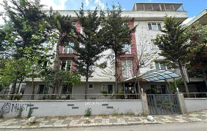AYDINEVLERDE METRO'YA YAKIN ÇİFT GİRİŞLİ 4+2 DUBLEKS