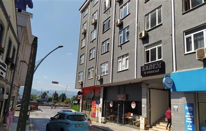 İZMİT ÖMERAĞA MAH. ERDEM İŞ MERKEZİNDE 1+0 KİRALIK OFİS