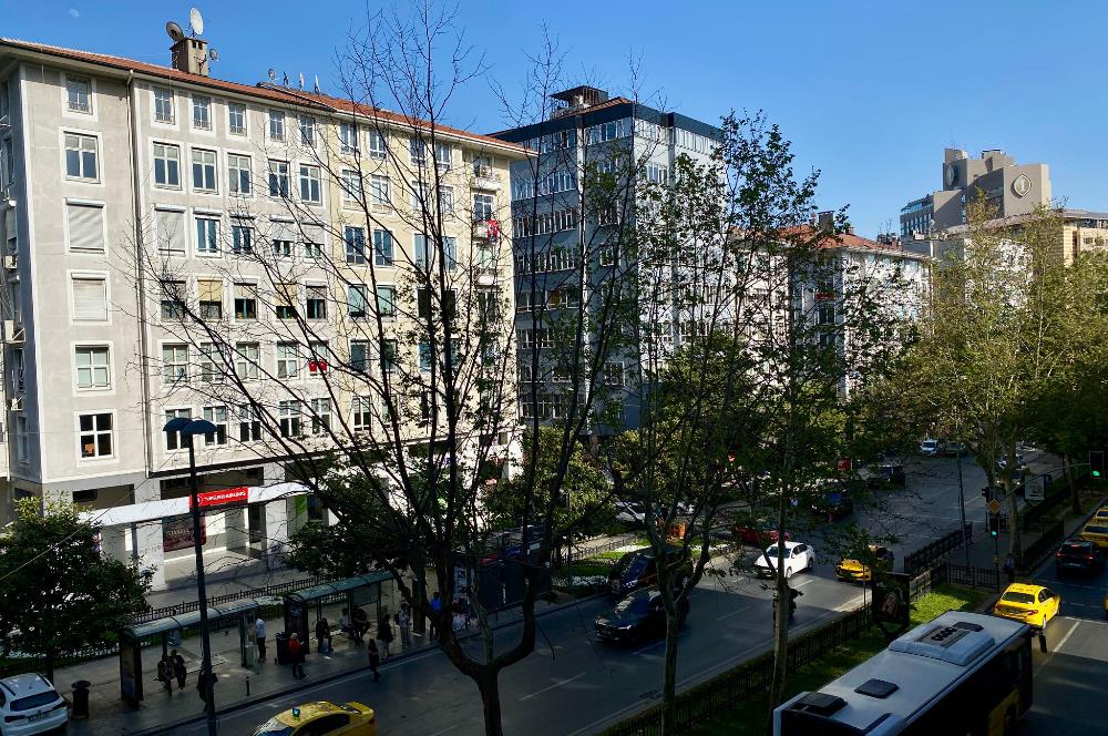 ŞİŞLİ ELMADAĞ CADDE ÜZERİ TEMİZ VE FERAH KİRALIK OFİS