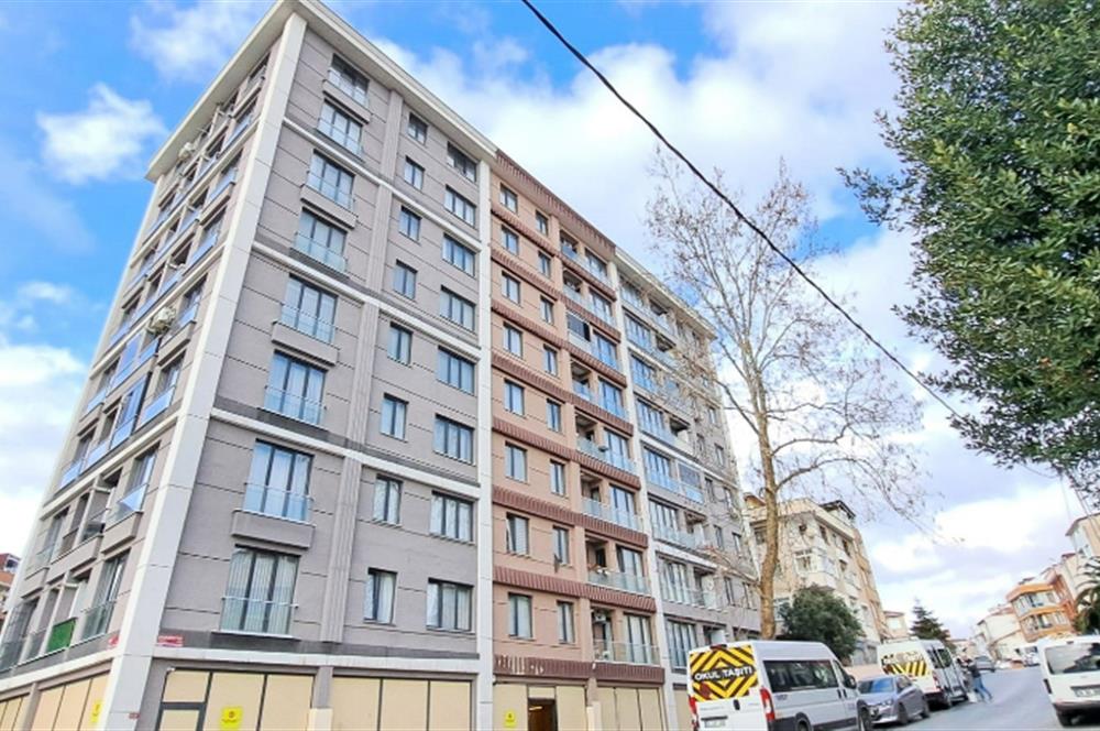 ATAŞEHİR GÜLDİBİ REZİDANS'DA MERKEZİ KONUMDA ÖNÜ AÇIK 2+1