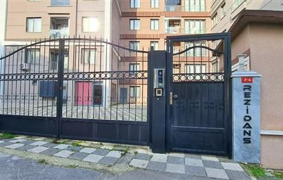 ATAŞEHİR GÜLDİBİ REZİDANS'DA MERKEZİ KONUMDA ÖNÜ AÇIK 2+1