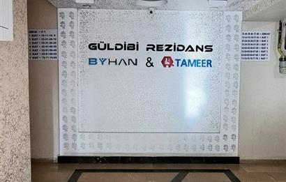 ATAŞEHİR GÜLDİBİ REZİDANS'DA MERKEZİ KONUMDA ÖNÜ AÇIK 2+1