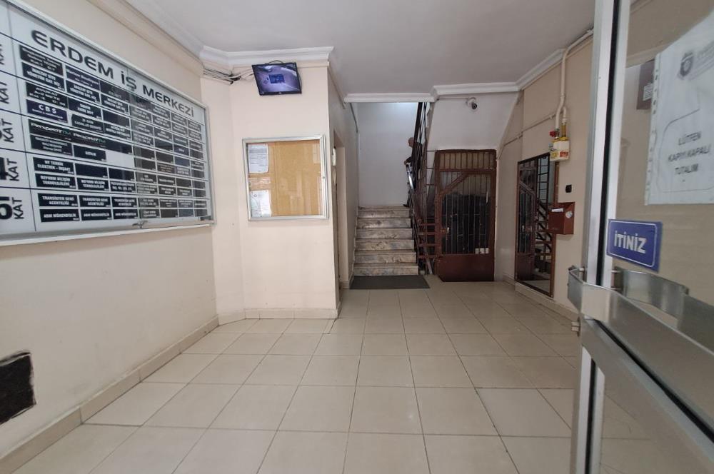 İZMİT ÖMERAĞA MAH. ERDEM İŞ MERKEZİNDE 1+0 KİRALIK OFİS