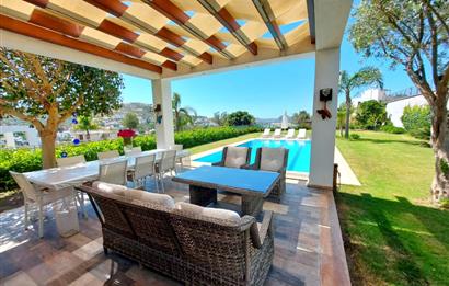 BODRUM YALIKAVAK 1100 M2 BAHÇE İÇERİSİNDE  6+2 YARI OLİMPİK HAVUZLU VİLLA