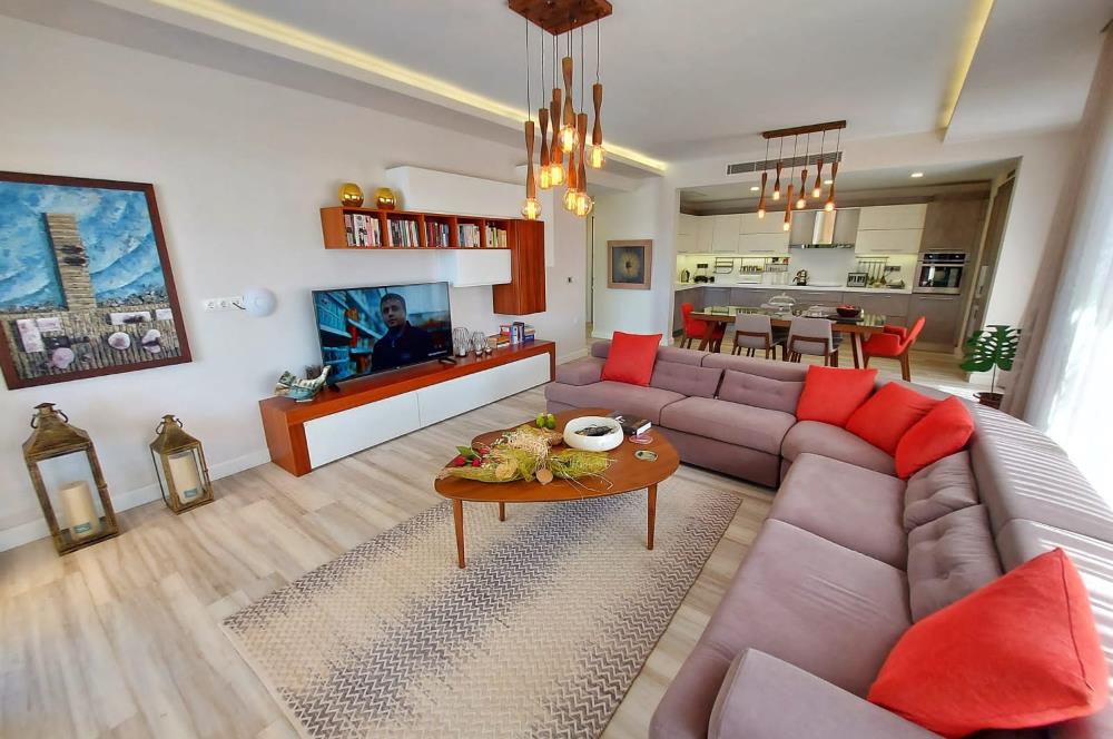 BODRUM YALIKAVAK 1100 M2 BAHÇE İÇERİSİNDE  6+2 YARI OLİMPİK HAVUZLU VİLLA