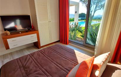 BODRUM YALIKAVAK 1100 M2 BAHÇE İÇERİSİNDE  6+2 YARI OLİMPİK HAVUZLU VİLLA