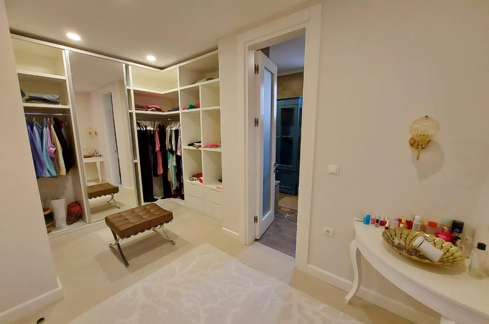 BODRUM YALIKAVAK 1100 M2 BAHÇE İÇERİSİNDE  6+2 YARI OLİMPİK HAVUZLU VİLLA