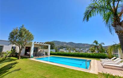 BODRUM YALIKAVAK 1100 M2 BAHÇE İÇERİSİNDE  6+2 YARI OLİMPİK HAVUZLU VİLLA