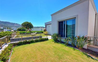 BODRUM YALIKAVAK 1100 M2 BAHÇE İÇERİSİNDE  6+2 YARI OLİMPİK HAVUZLU VİLLA