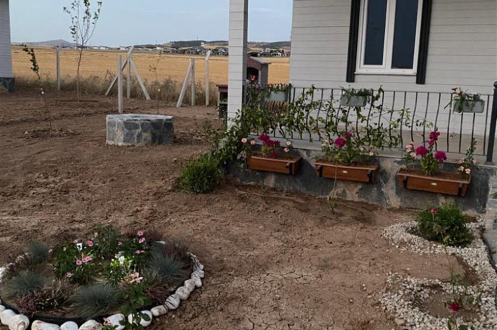 YAĞLIPINARDA 64m² OTURUMA HAZIR ÇELİK EV VE BAHÇESİ