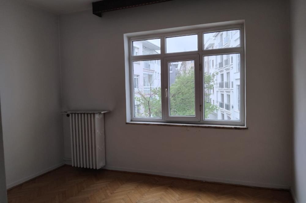 ÇANKAYA EMEK MAHALLESİNDE 3+1 DUBLEX TERASLI SATILIK DAİRE