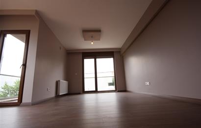 GENÇ BİNADA KAPALI OTOPARKLI,EBEVEYN  BANYOLU  VE GİYSİ ODALI 2,5+1  KİRALIK