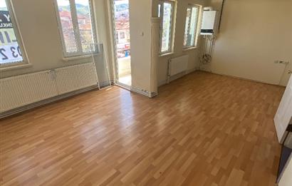 CENTURY 21 PLUS ATAKÖY MAHALLESİNDE ARA KAT DAİRE