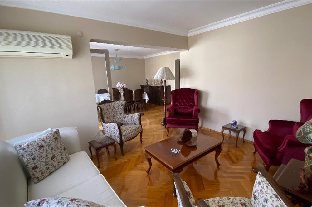 Alsancak gul sokakta tadilatlı ara kat 3+1