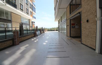 C21 MY MADRA EDREMİTTE 318 M2 AVM YANINDA KİRALIK 3 KATLI DÜKKAN