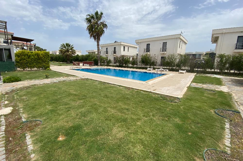 Bodrum Havalimanına Yakın Satılık Havuzlu Site İçinde Bahçe Katı Daire
