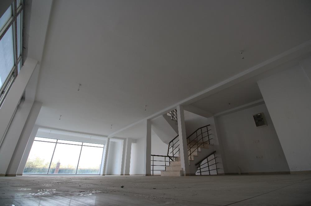 C21 MY MADRA EDREMİTTE 318 M2 AVM YANINDA KİRALIK 3 KATLI DÜKKAN