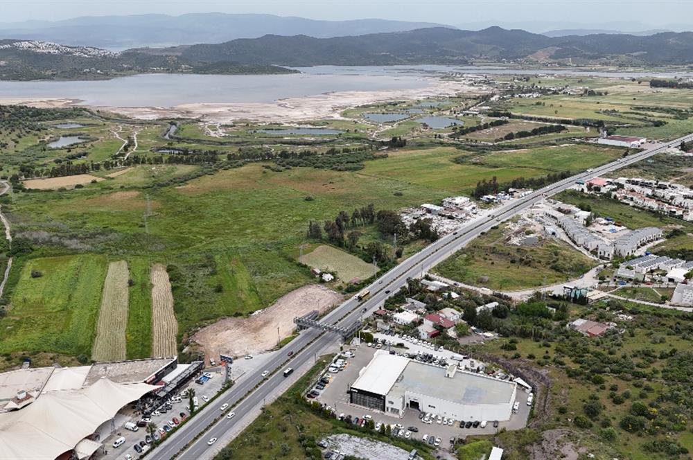 Bodrum Havalimanına Yakın Satılık Havuzlu Site İçinde Bahçe Katı Daire