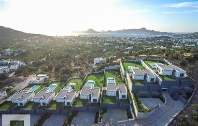 BODRUM YALIKAVAK 1100 M2 BAHÇE İÇERİSİNDE  6+2 YARI OLİMPİK HAVUZLU VİLLA