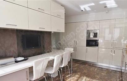 C21 MY MADRADAN ÇEKMEKÖY ANTORMAN SİTESİNDE 5+2 SATILIK VİLLA
