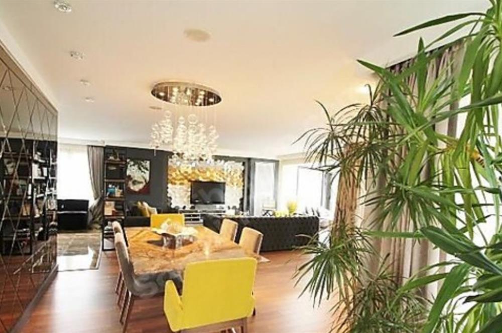 C21 MY MADRADAN ÇEKMEKÖY ANTORMAN SİTESİNDE 5+2 SATILIK VİLLA